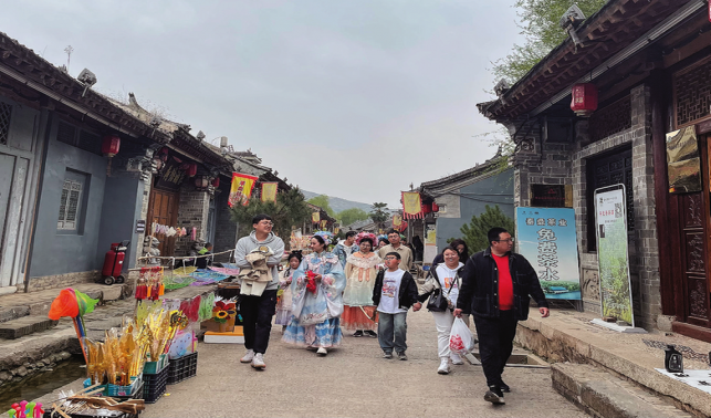 棣花古鎮(zhèn)醉游人