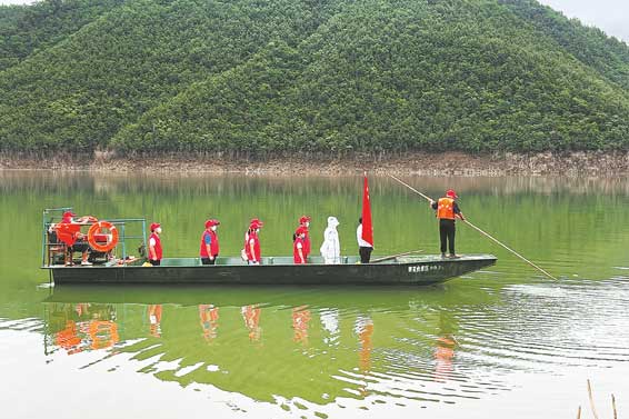 核酸采樣“零距離”上門服務(wù)暖人心